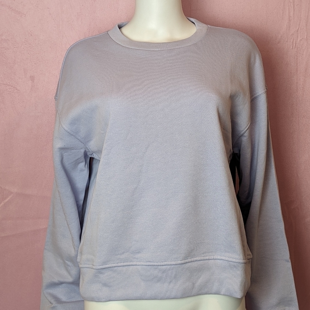 H&M Divided Lavender Purple Fleece Pullover Sweatshirt size Small
